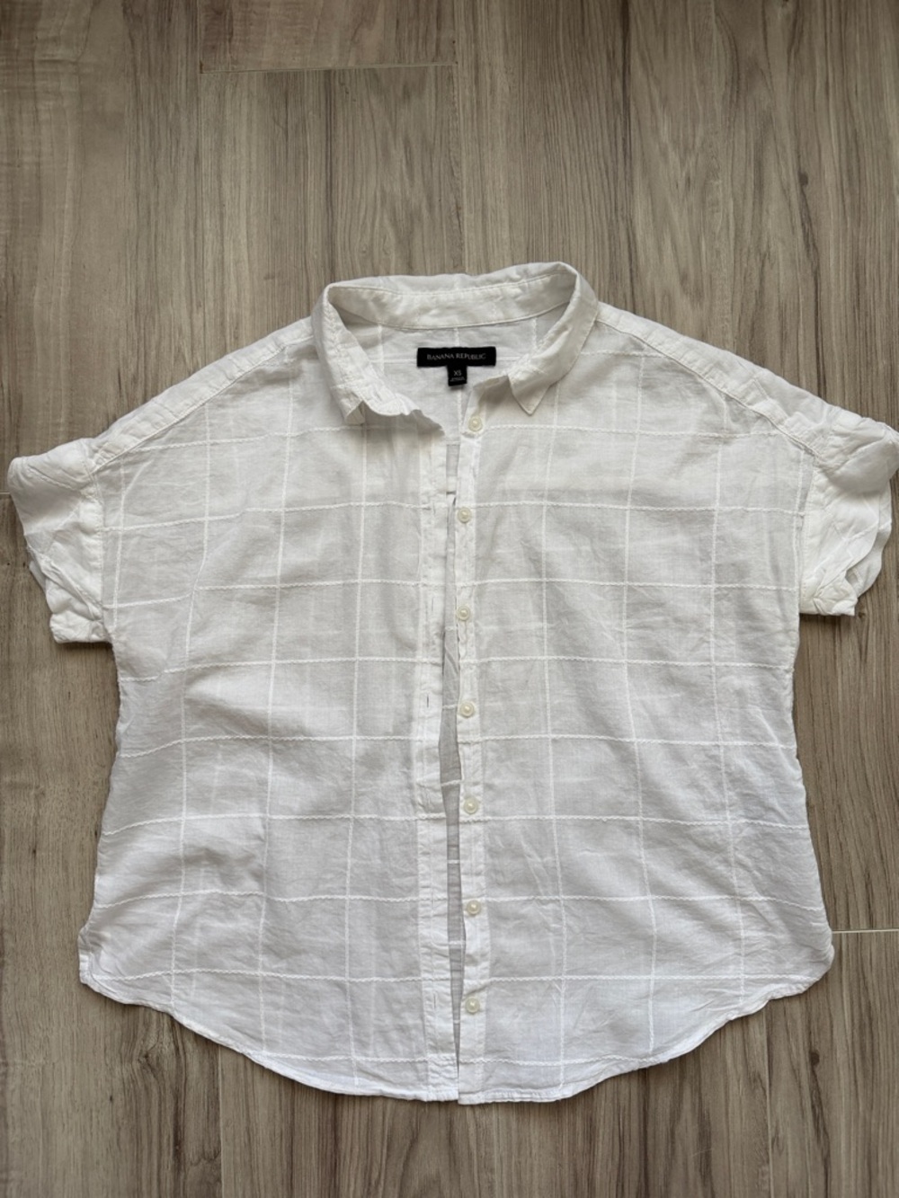 Banana Republic White Short-Sleeve Windowpane Button-Down Blouse